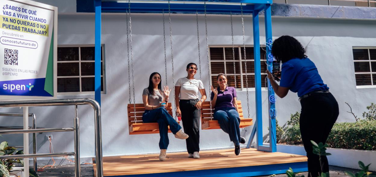 La SIPEN presente con su stand “Conoce tu Futuro” en la feria educativa XPLORA 2025 de la Universidad APEC