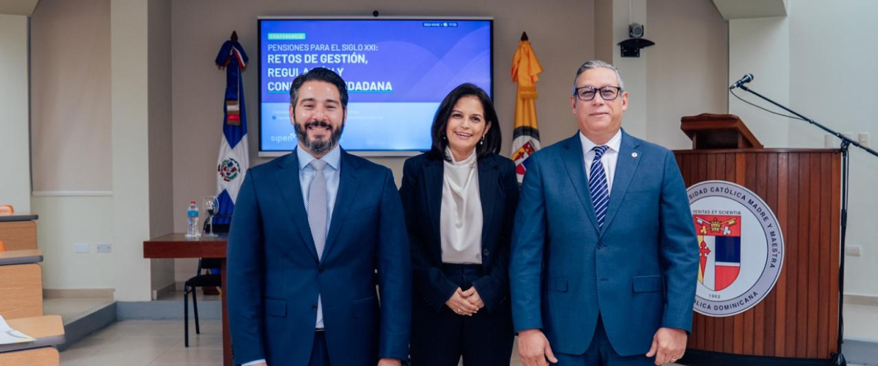 Francisco A. Torres diserta sobre “Pensiones para el siglo XXI: Retos de gestión, regulación y confianza ciudadana” en la PUCMM