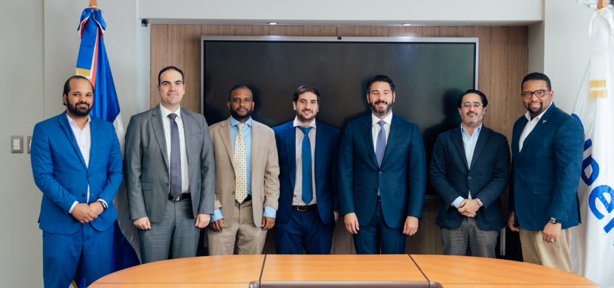 SIPEN sostiene encuentro con representantes del Banco Mundial para discutir agenda multilateral para el 2026